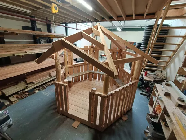 Play Houses, Huts & Shelters Across the South West - photograph 4