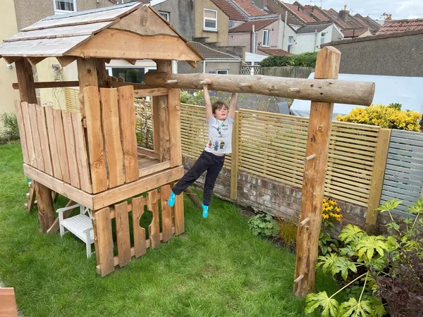 Play Houses, Huts & Shelters Across the South West - photograph 2